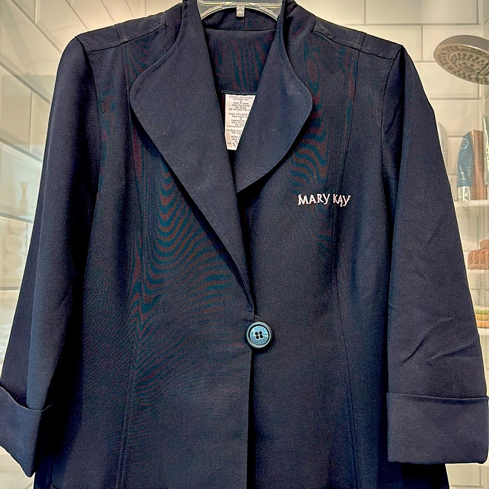 Mary Kay Lab coat, like new only one twice